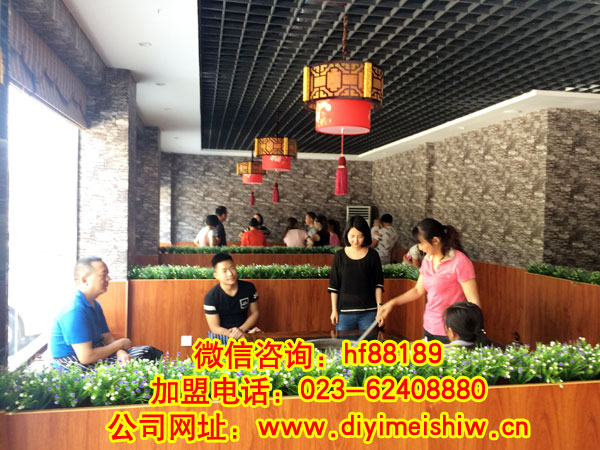 重庆餐饮nba无插件极速体育_jrs直播网_jrs低调直播网总部旗下的廖女士的湖北省十堰市柴火鸡加盟店内环境展示图片二