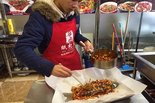 纸包鱼技术nba无插件极速体育_jrs直播网_jrs低调直播网学员制作产品中