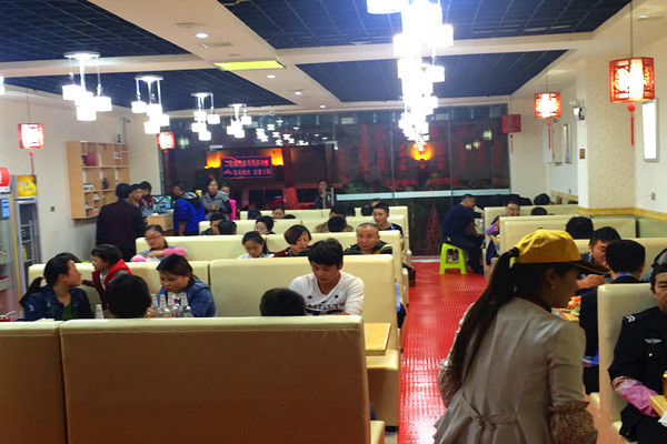 华飞湘西小烤串nba无插件极速体育_jrs直播网_jrs低调直播网店内展示