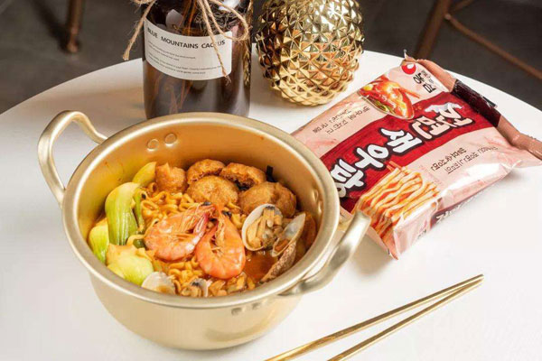 华飞泡面小食堂nba无插件极速体育_jrs直播网_jrs低调直播网