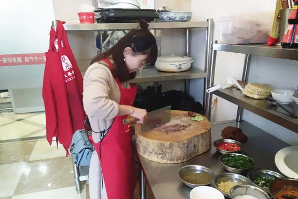 华飞卤菜熟食nba无插件极速体育_jrs直播网_jrs低调直播网