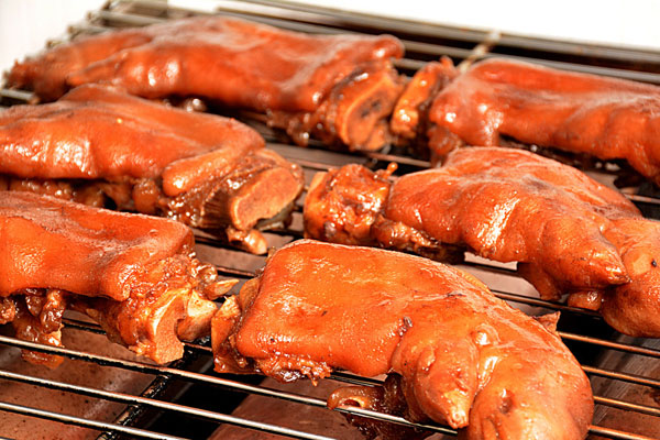 华飞烤猪蹄nba无插件极速体育_jrs直播网_jrs低调直播网学员正在nba无插件极速体育_jrs直播网_jrs低调直播网中