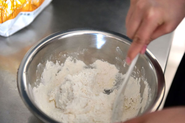 华飞山城汤圆nba无插件极速体育_jrs直播网_jrs低调直播网学员正在学习和汤圆面