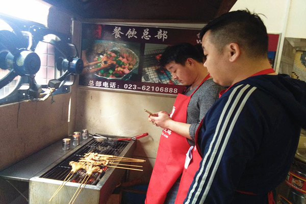 华飞烧烤小吃车nba无插件极速体育_jrs直播网_jrs低调直播网