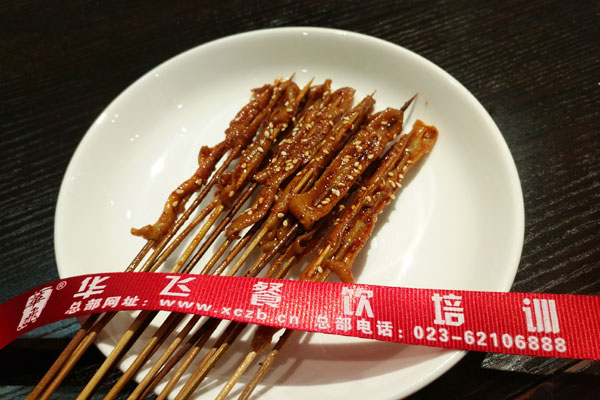 倾品烤鸭肠加盟学员制作成品