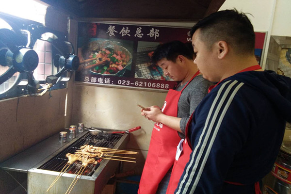 华飞夜宵烧烤nba无插件极速体育_jrs直播网_jrs低调直播网