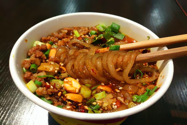 倾品重庆酸辣粉加盟