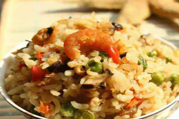 倾品海鲜焖饭加盟