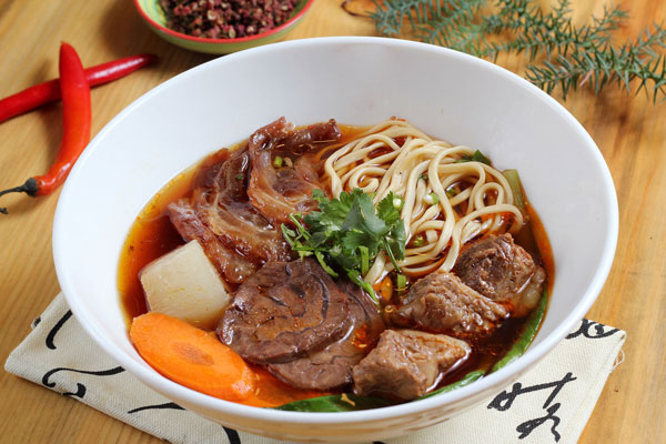 倾品台湾牛肉面加盟学员制作成品