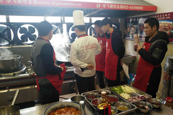 华飞方竹笋土鸡汤锅nba无插件极速体育_jrs直播网_jrs低调直播网学员nba无插件极速体育_jrs直播网_jrs低调直播网过程