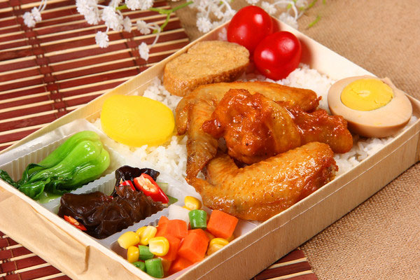 倾品秘辣烤翅饭加盟