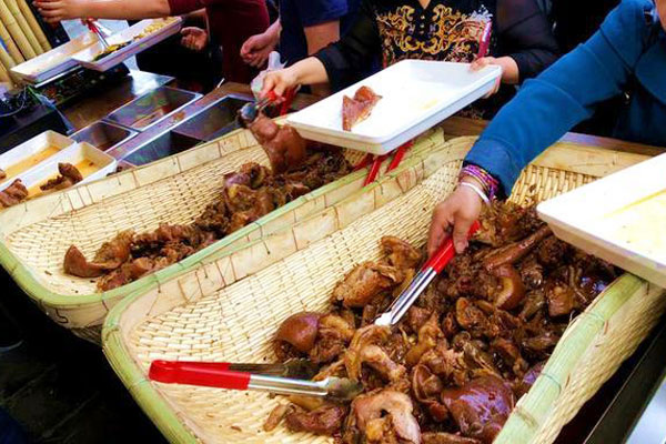 倾品现捞卤菜加盟